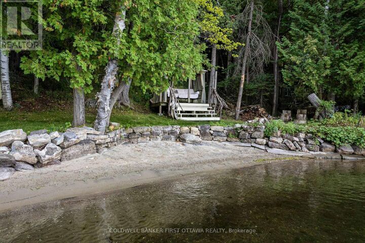 Property Photo:  4712 Briton Houghton Bay Road  ON K0G 1V0 