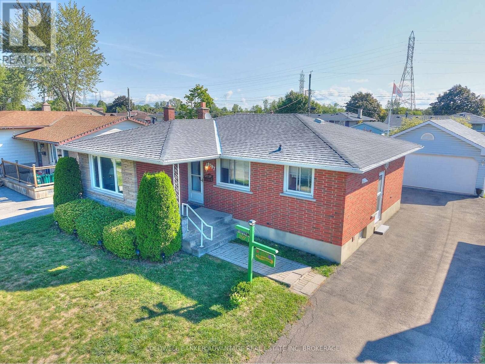 Property Photo: 197 Hildred Street ON L3B 1M9