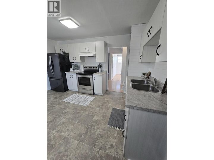 Property Photo:  9423 99 Avenue  BC V1J 1T3 