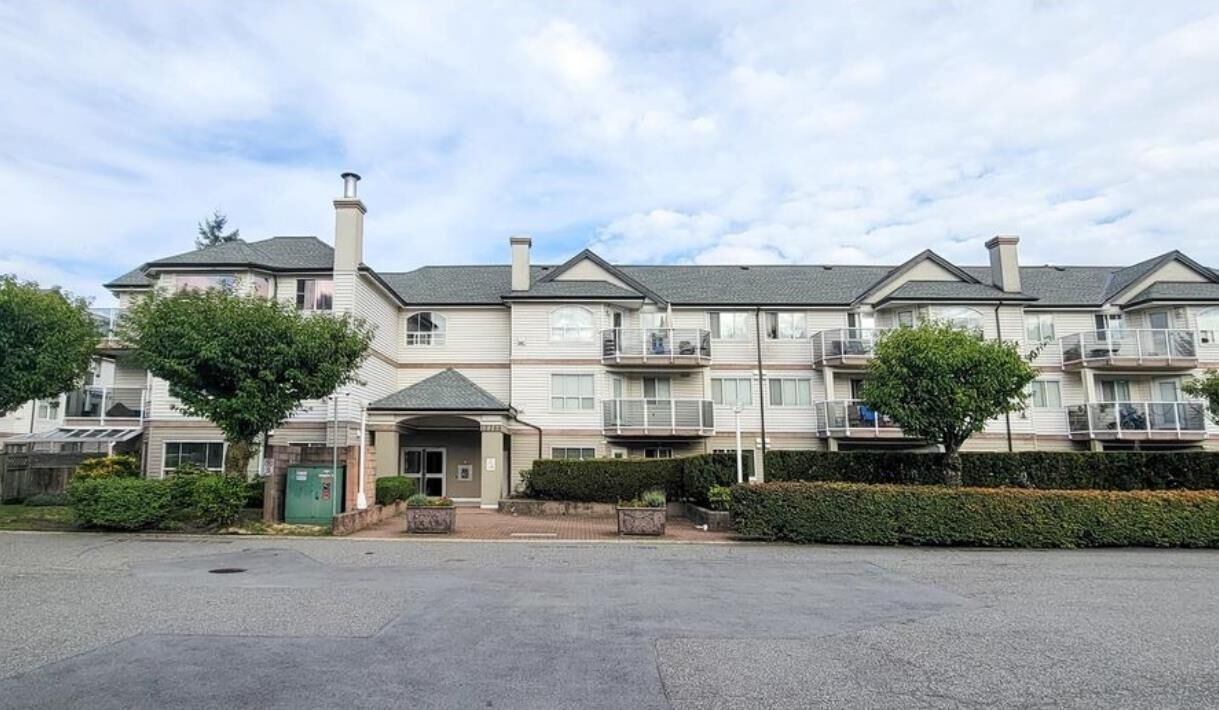 Property Photo:  12769 72 101  BC V3W 2M7 