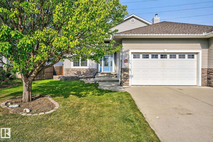 Property Photo: 34 Valleyview Ridge AB T8L 4P2
