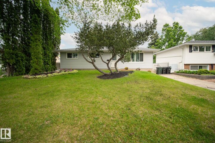 Property Photo: 44 Marion Drive AB T8A 0M1