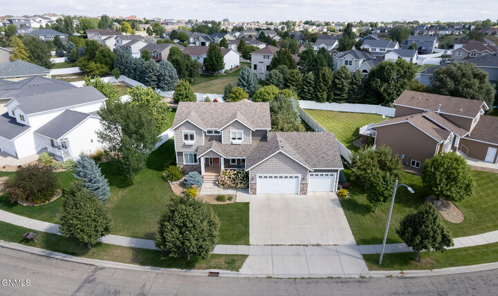 Property Photo:  1405 Eagle Crest Loop  ND 58503 