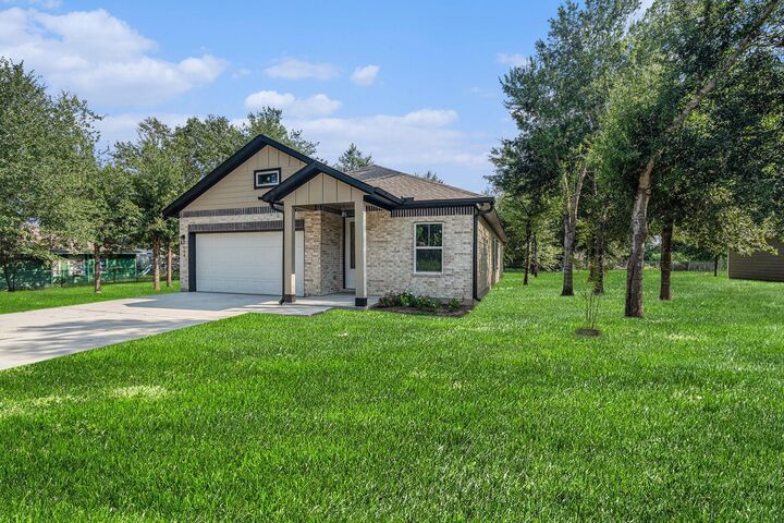 Property Photo:  708 Azalea St  TX 77484 