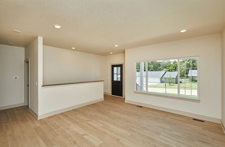 Property Photo: 107 Golf View Drive IA 5021