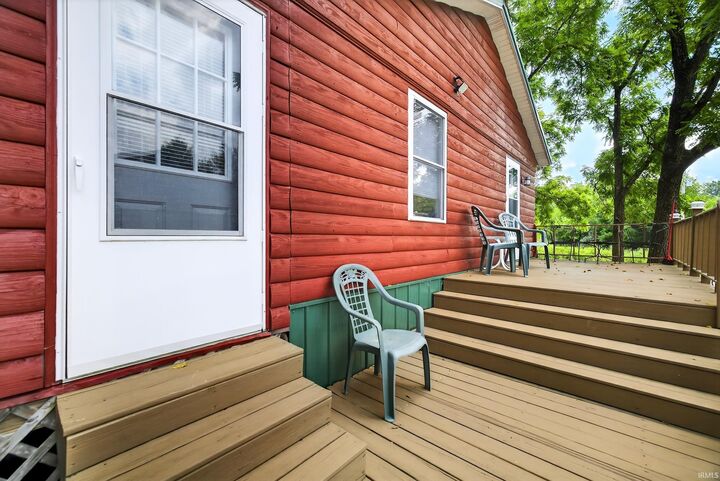Property Photo: 6257 E Calvertville Road IN 47424