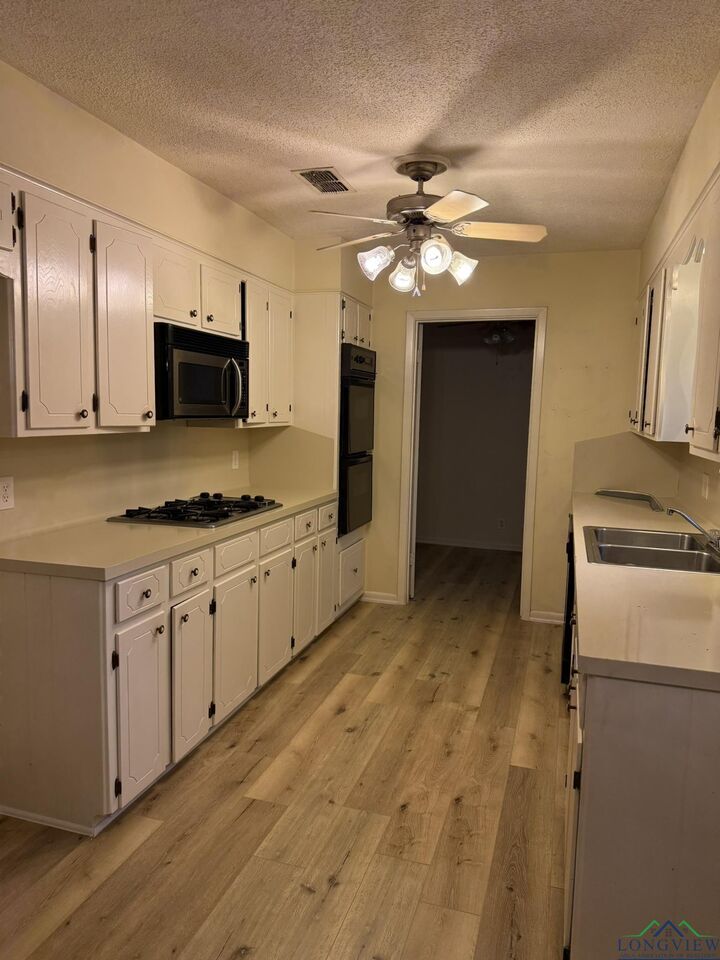 Property Photo:  214 Ivy Lane  TX 75605 