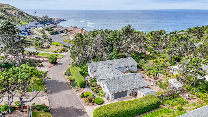 Property Photo: 546 NW 54th Street OR 97365