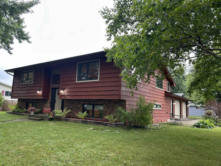 Property Photo: 2904 E 7th St WI 54880