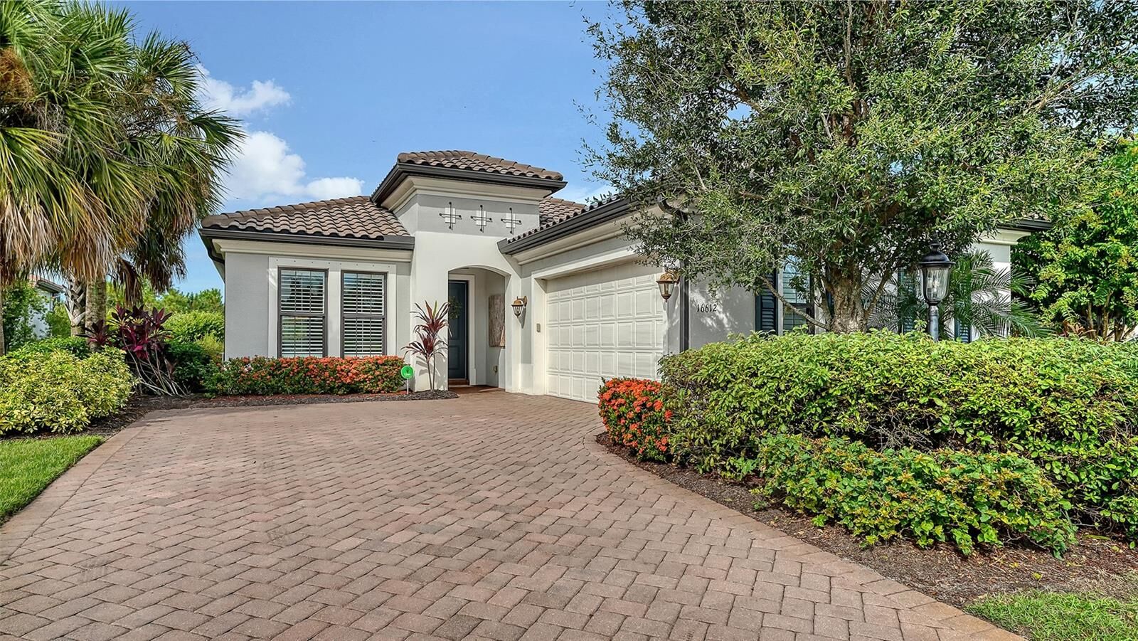 Property Photo: 16612 Collingtree Crossing FL 34202