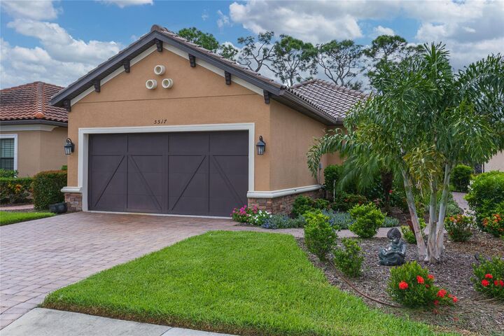 Property Photo: 5517 Sentiero Drive FL 34275