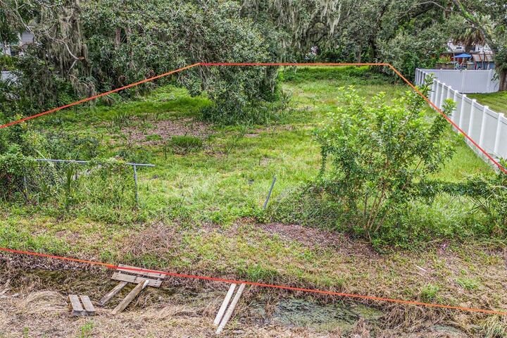 Property Photo:  0 Palm Ave  FL 33534