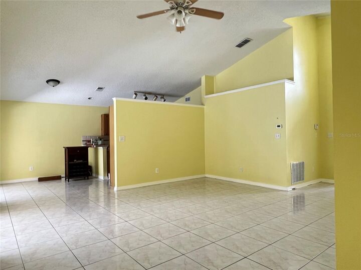 Property Photo: 1773 Tillstream Drive FL 32818