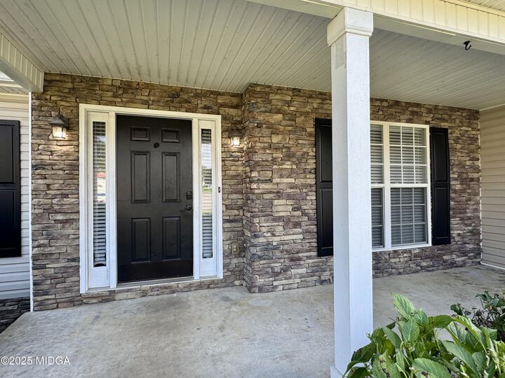 Property Photo:  510 Sugarloaf Drive  GA 31204 