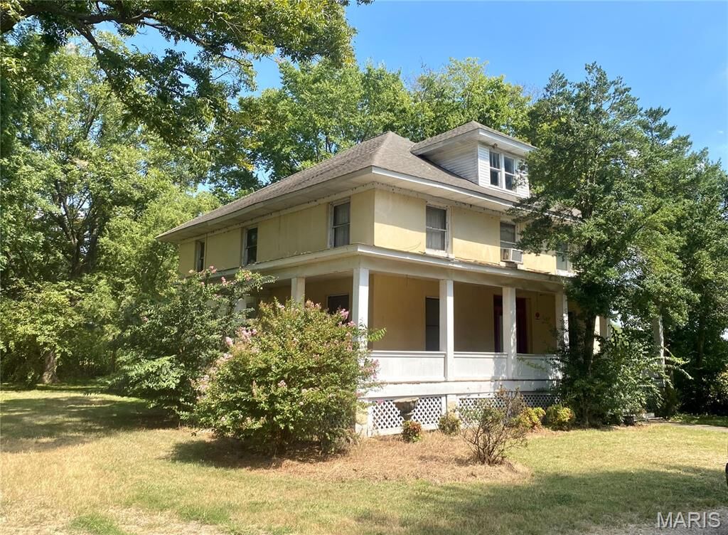 Property Photo: 313 N 9th Street MO 63834