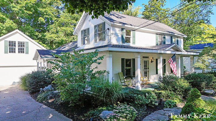 186 S Maple Street  Saugatuck MI 49453 photo