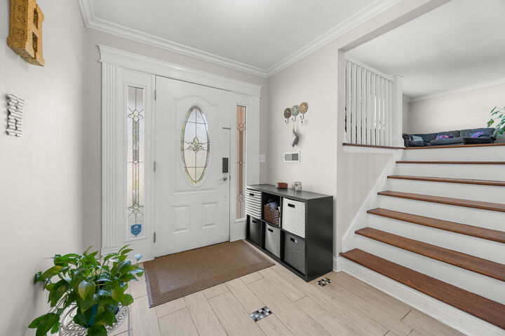 Property Photo: 573 Maple Avenue IL 60532