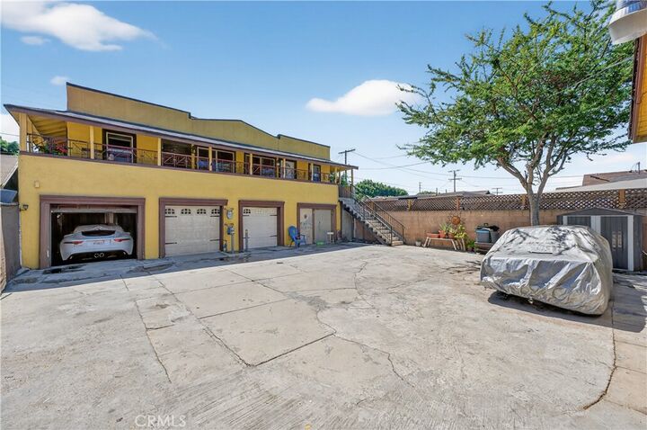 Property Photo:  1008 E 74th Street  CA 90001 