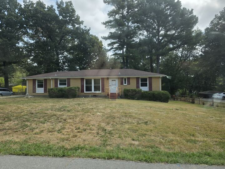 Property Photo:  7 Hillsboro Rd  TN 37042 