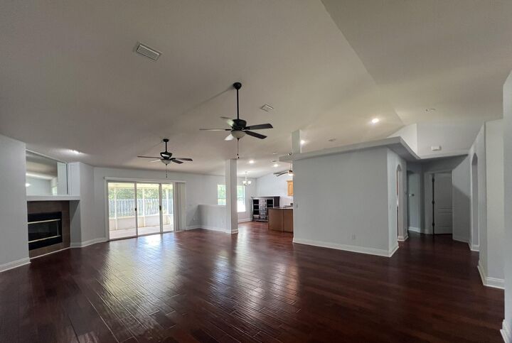 Property Photo: 7013 Leisure Street FL 32566