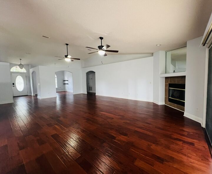 Property Photo:  7013 Leisure Street  FL 32566 