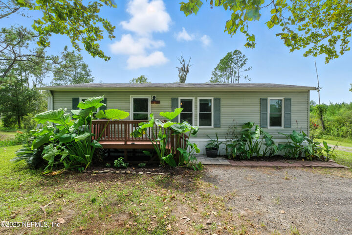 Property Photo: 44586 Maplewood Court FL 32011