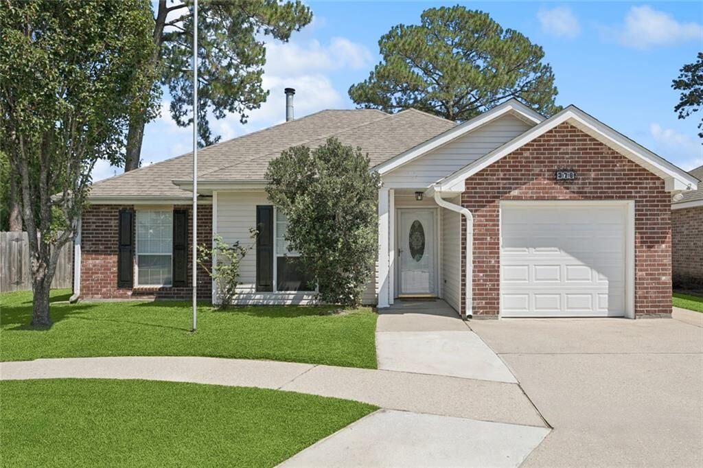 Property Photo:  378 E Suncrest Loop  LA 70458 