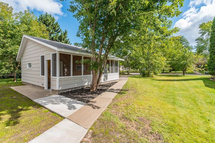 Property Photo: 915 5th Avenue NE MN 56401