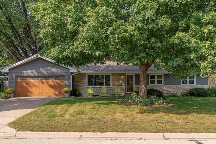 Property Photo:  4850 Dona Lane  MN 55422 