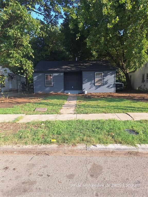 Property Photo: 1318 Waweenoc Avenue TX 75216