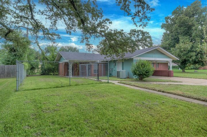 Property Photo: 2829 Doles Place LA 71104