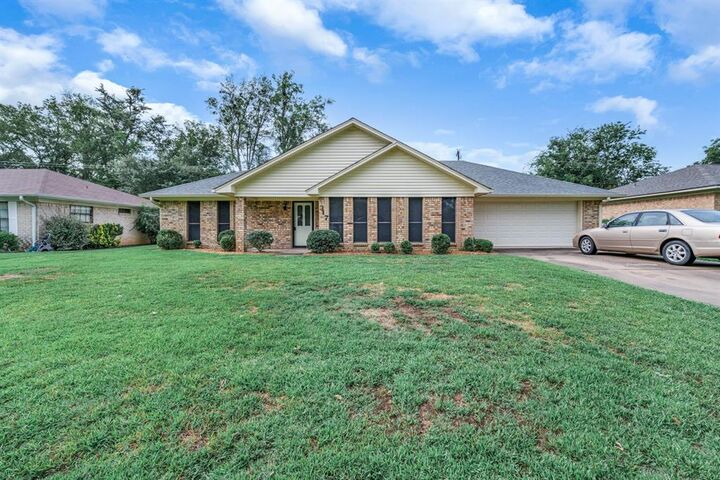 Property Photo:  317 Hollie Circle  TX 75482 