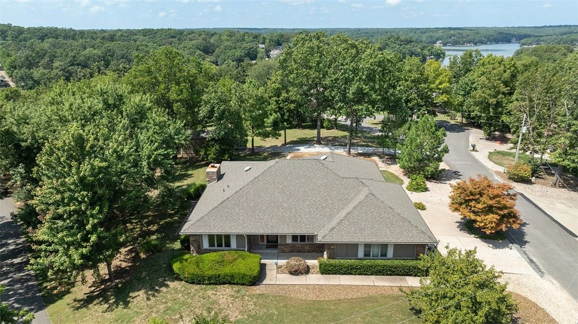 Property Photo:  1 Cheviot Trace  AR 72715 