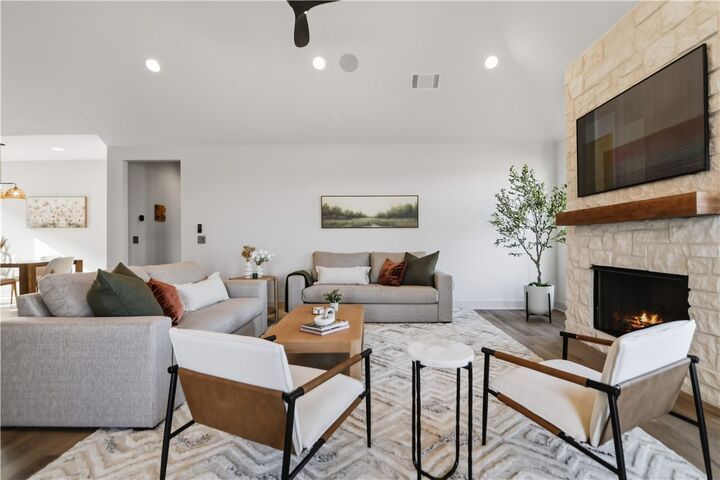 Property Photo:  940 Thornwood Place  AR 72713 