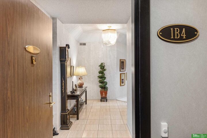 Property Photo: 770 N 93 Street 1B4 NE 68114-9999