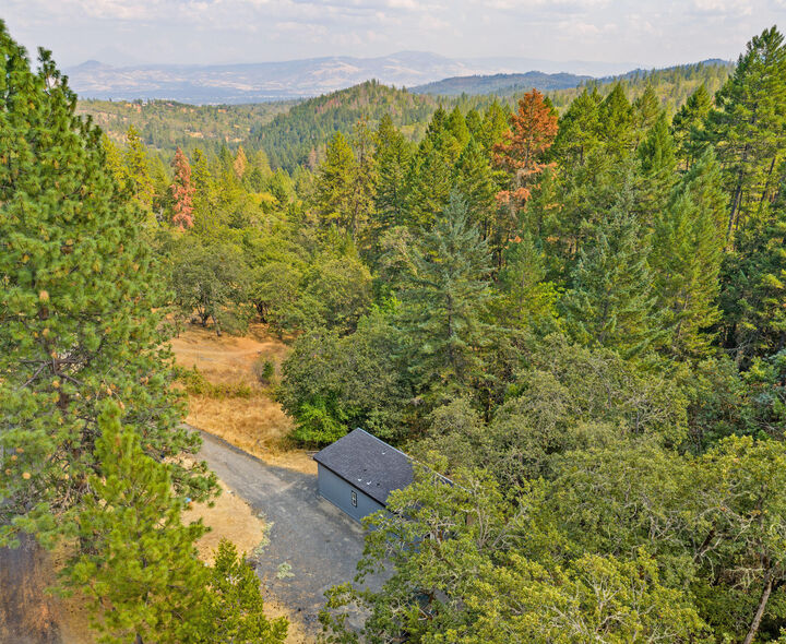 Property Photo:  1979 Wagon Trail Drive  OR 97530 