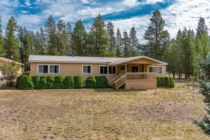 52128 Stearns Road  La Pine OR 97739 photo