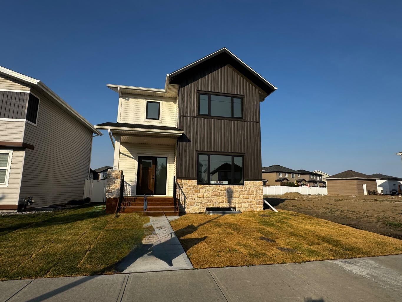 Property Photo: 36 Memorial Parkway AB T4E 3B7