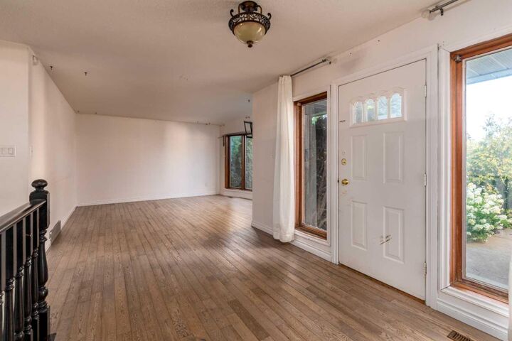Property Photo:  5211 26 Street N  AB S9V 2L6 