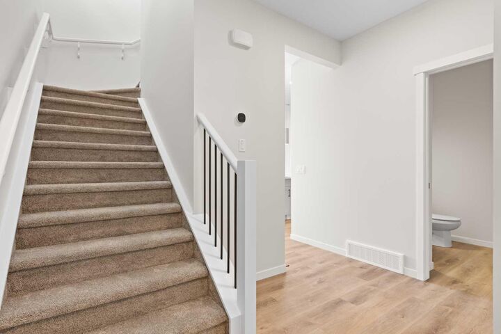 Property Photo:  1504 3 Street SE  AB T1V 0K7 