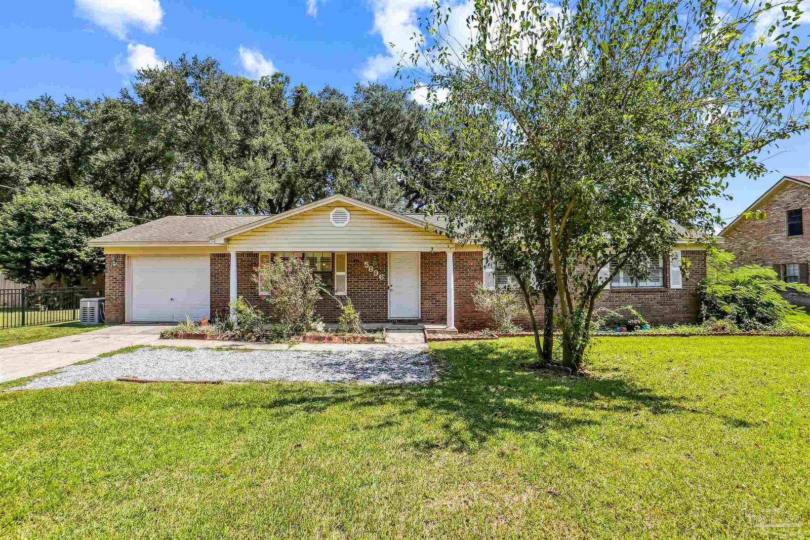 Property Photo:  5896 Moss Ln  FL 32505 