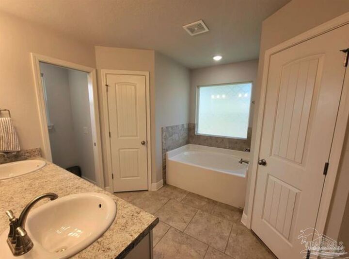 Property Photo:  4724 W Spencer Field Rd  FL 32571 