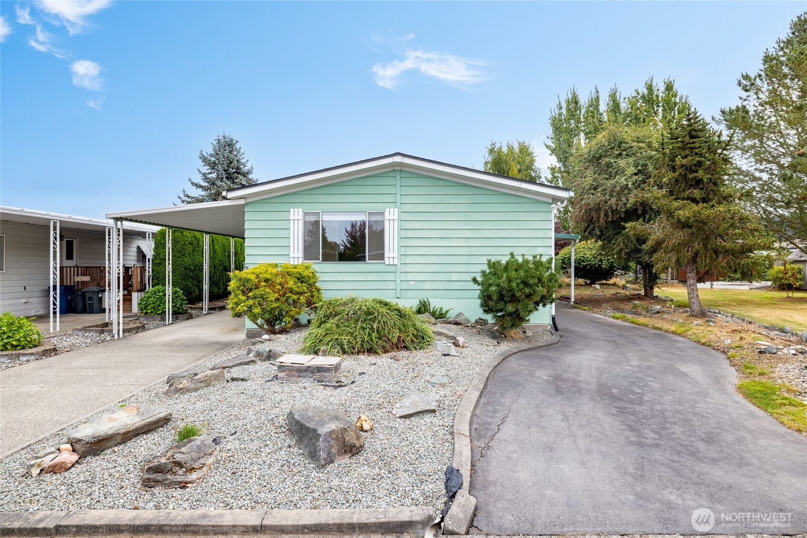 Property Photo:  2725 E Fir 98  WA 98273 