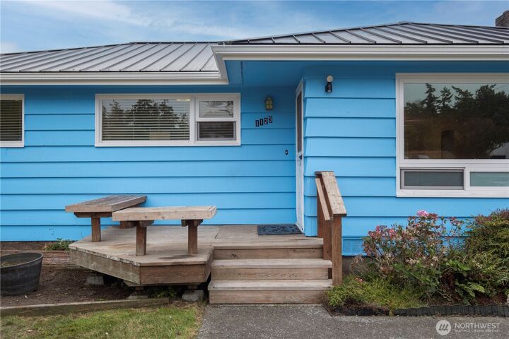 Property Photo:  1123  Forest Glen Road  WA 98277 