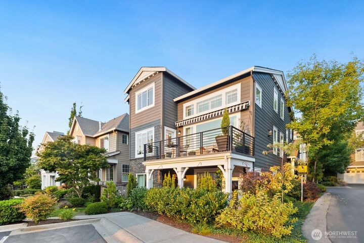 Property Photo:  425  3rd Lane S  WA 98033 