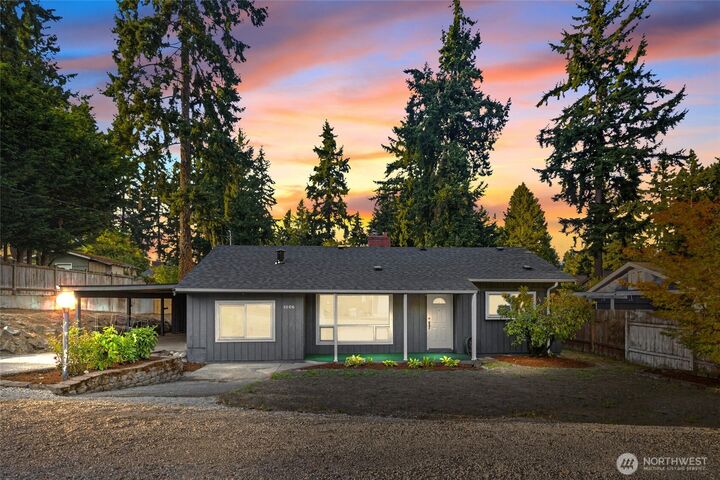 1006 NE 126th St.  Seattle WA 98125 photo