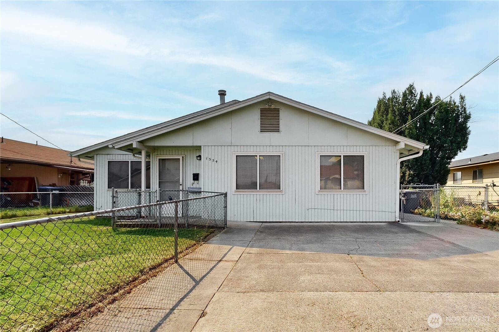Property Photo:  1554 E Alder Street  WA 99362 