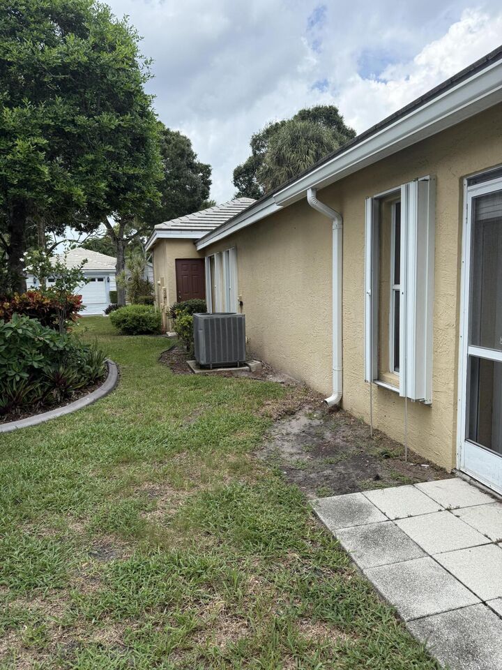 Property Photo:  165 Harbor Lake Circle  FL 33413 