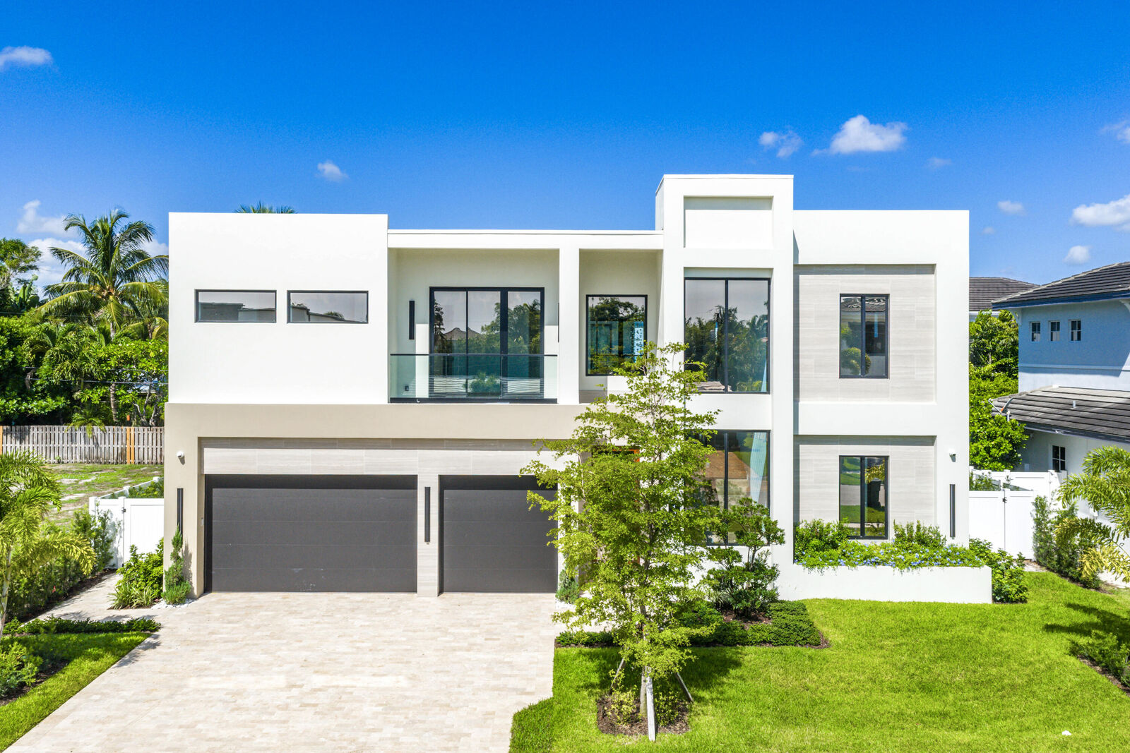 Property Photo:  1031 NE 3rd Avenue  FL 33432 