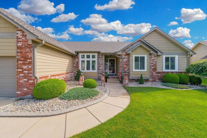 Property Photo: 1978 N Northwest Pkwy KS 67212